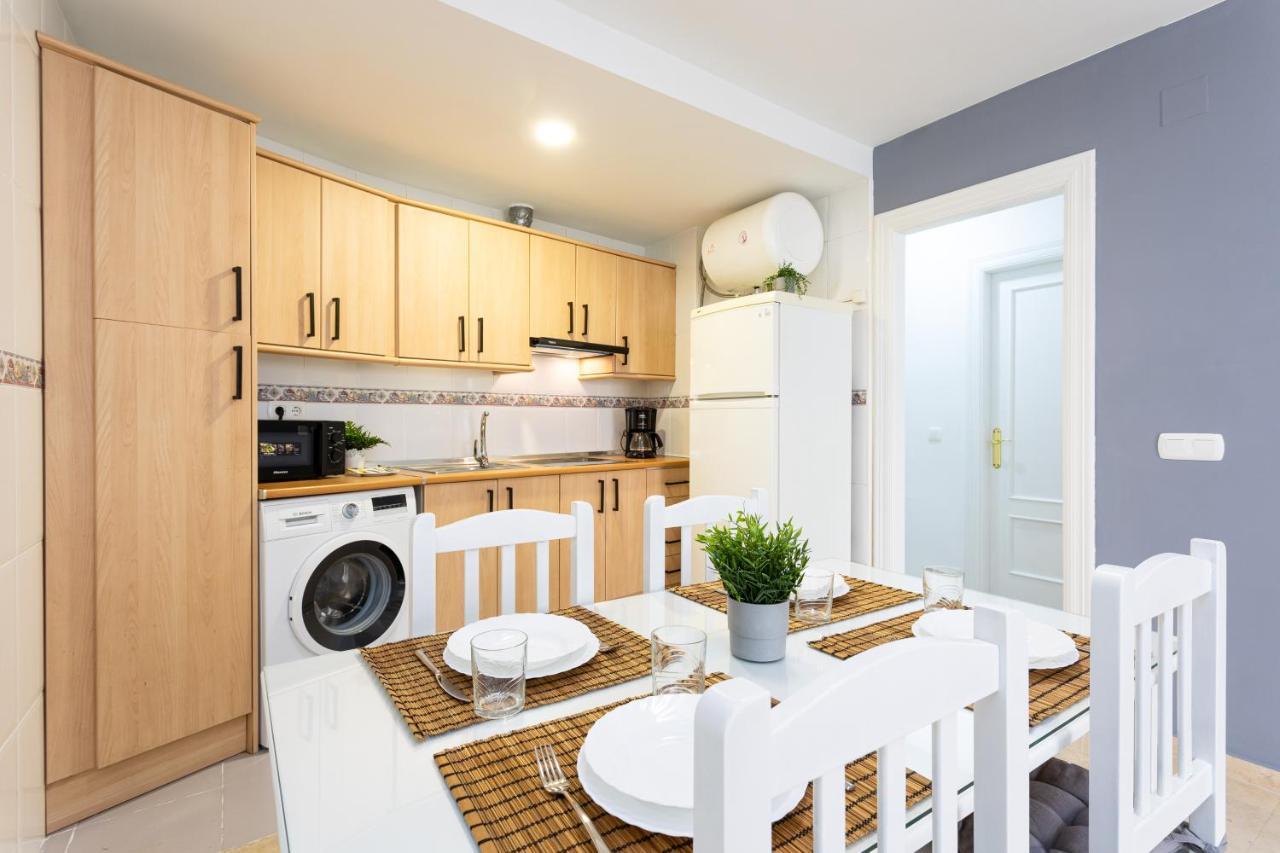 Holidays2Malaga Capuchinos French Balconies, Private Parking, Wifi & Air Con ภายนอก รูปภาพ