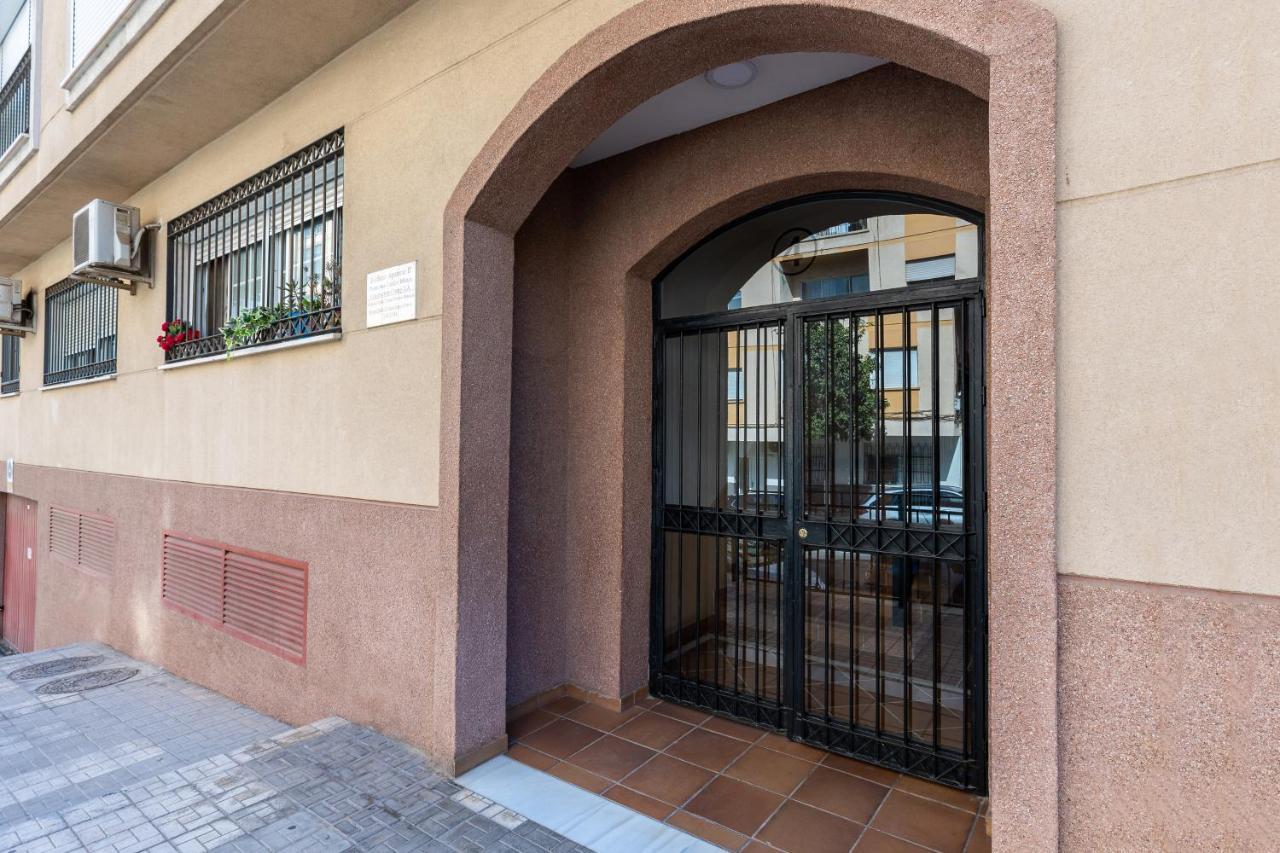 Holidays2Malaga Capuchinos French Balconies, Private Parking, Wifi & Air Con ภายนอก รูปภาพ